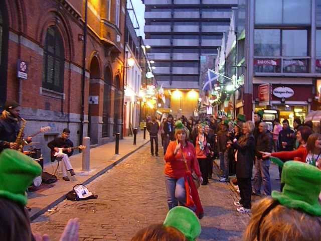 guía en un free walking tour
